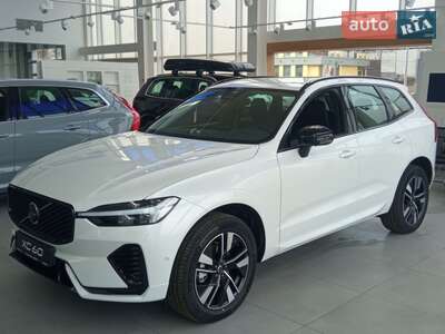 Volvo XC60 2025 Plus Black Edition