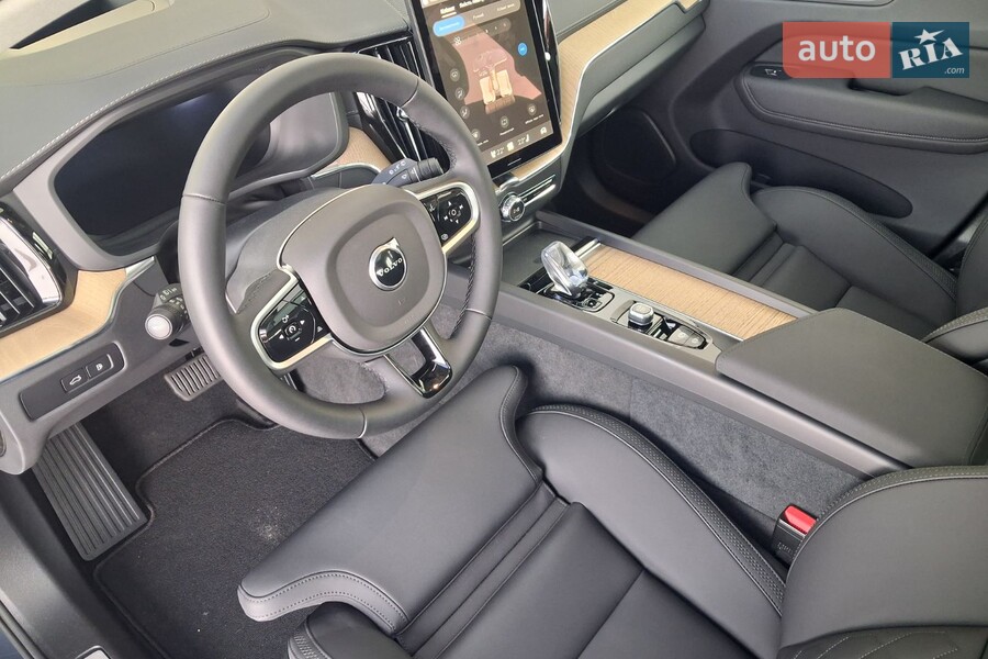 Volvo XC60 - фото 7