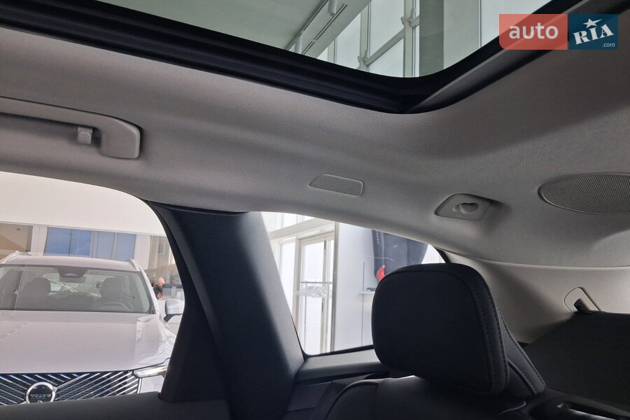 Volvo XC60 - фото 10