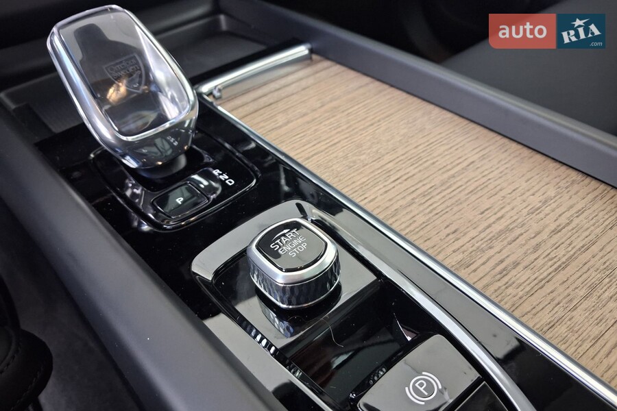 Volvo XC60 - фото 19