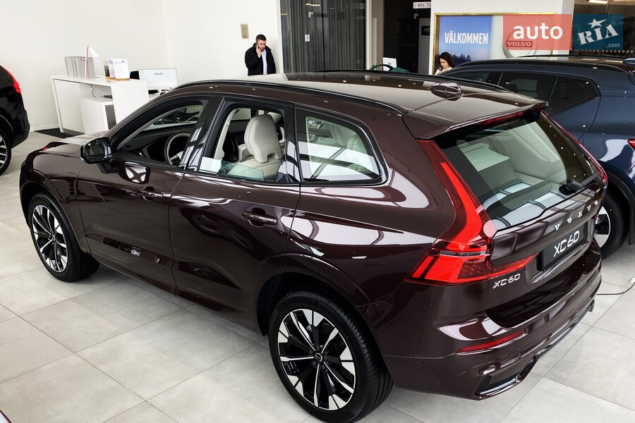 Volvo XC60 - фото 7