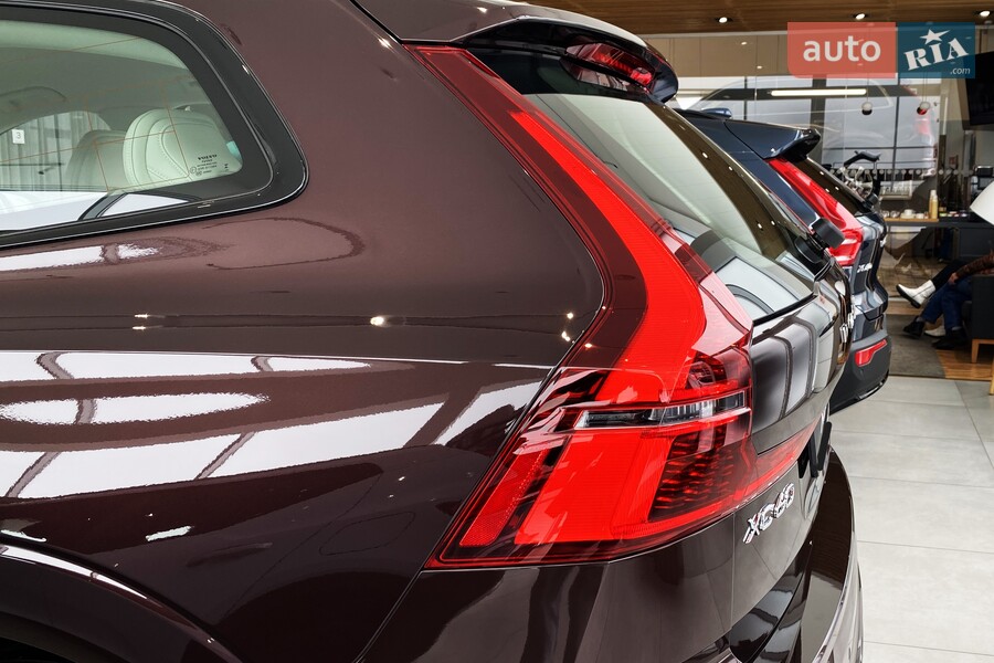 Volvo XC60 - фото 9