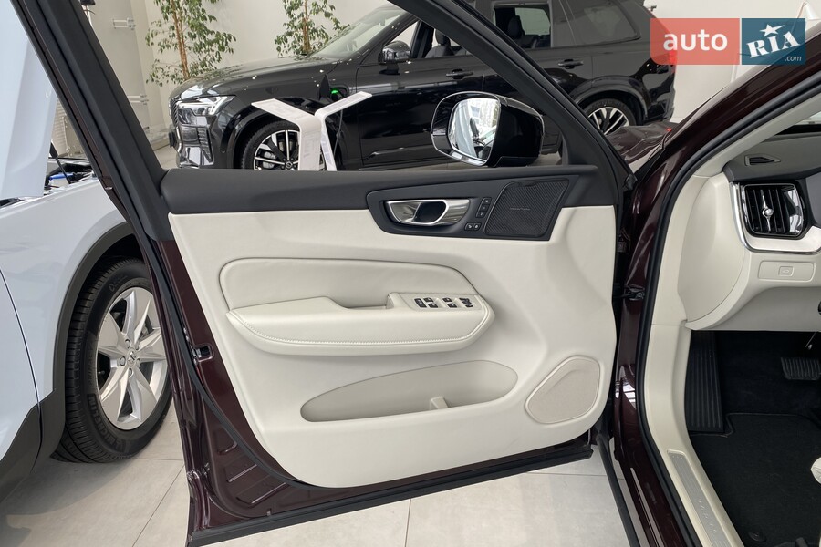Volvo XC60 - фото 15