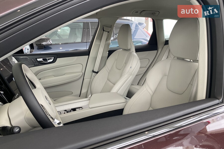 Volvo XC60 - фото 14