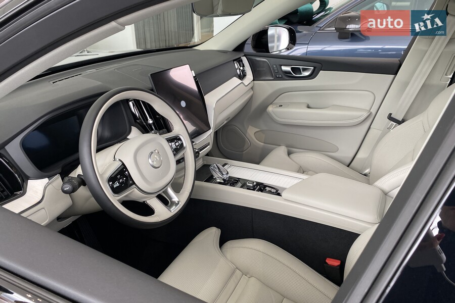 Volvo XC60 - фото 13