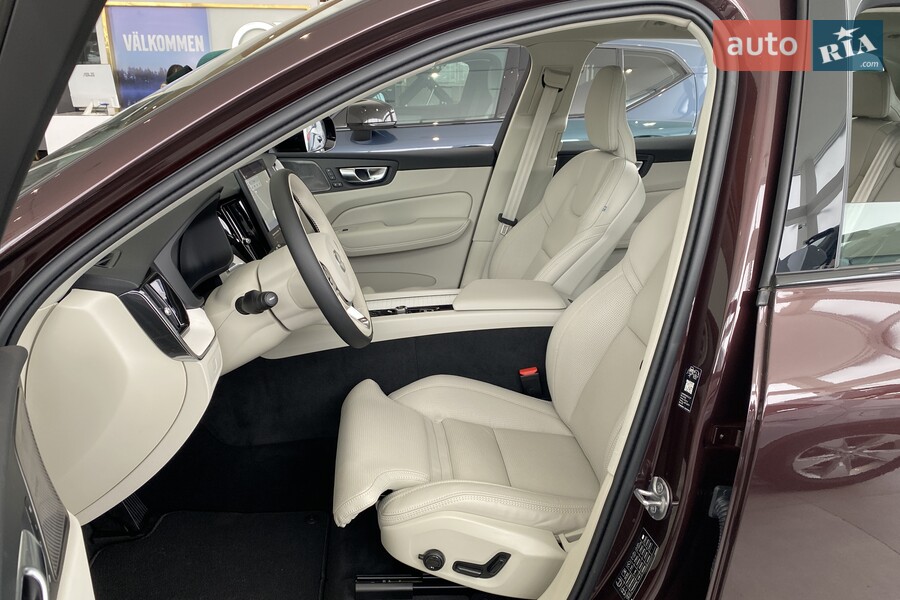 Volvo XC60 - фото 16