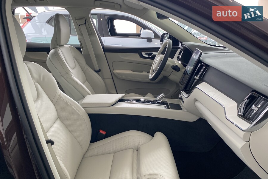 Volvo XC60 - фото 21