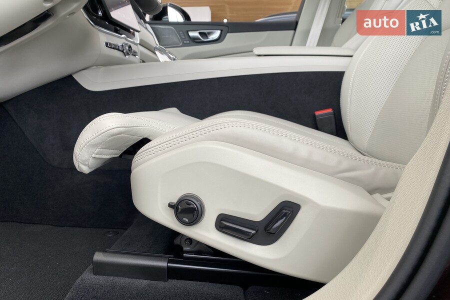 Volvo XC60 - фото 20