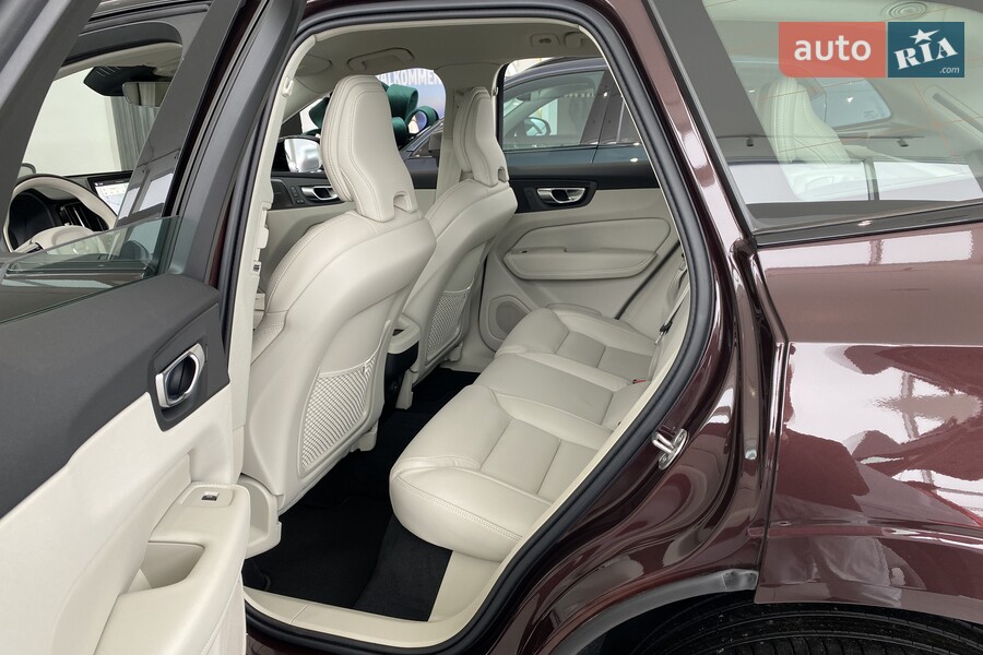 Volvo XC60 - фото 29