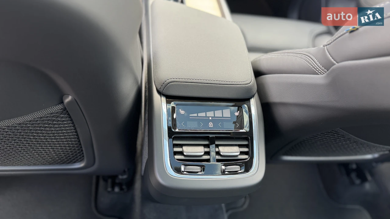 Volvo-25