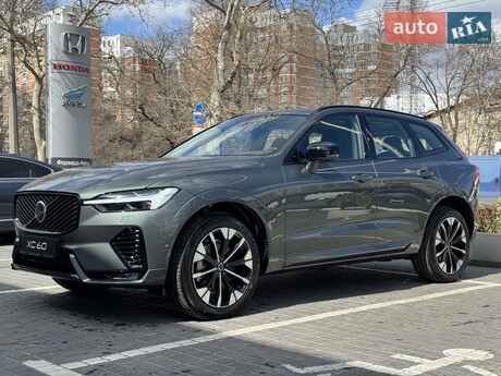 Volvo XC60 2025