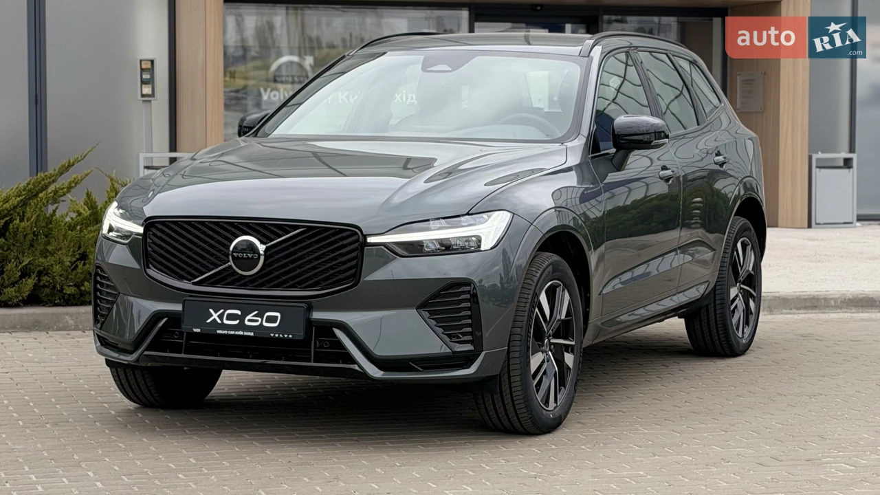 Volvo XC60 Plus Dark