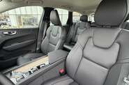 Volvo XC60 Plus Dark