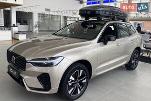Volvo XC60 Plus Dark