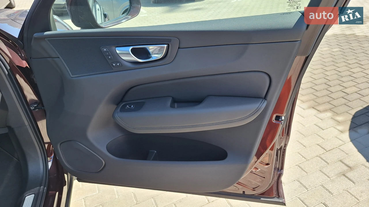 Volvo-40