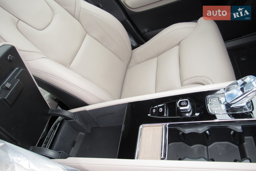 Volvo XC90 Recharge - фото 20