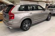 Volvo XC90 Momentum