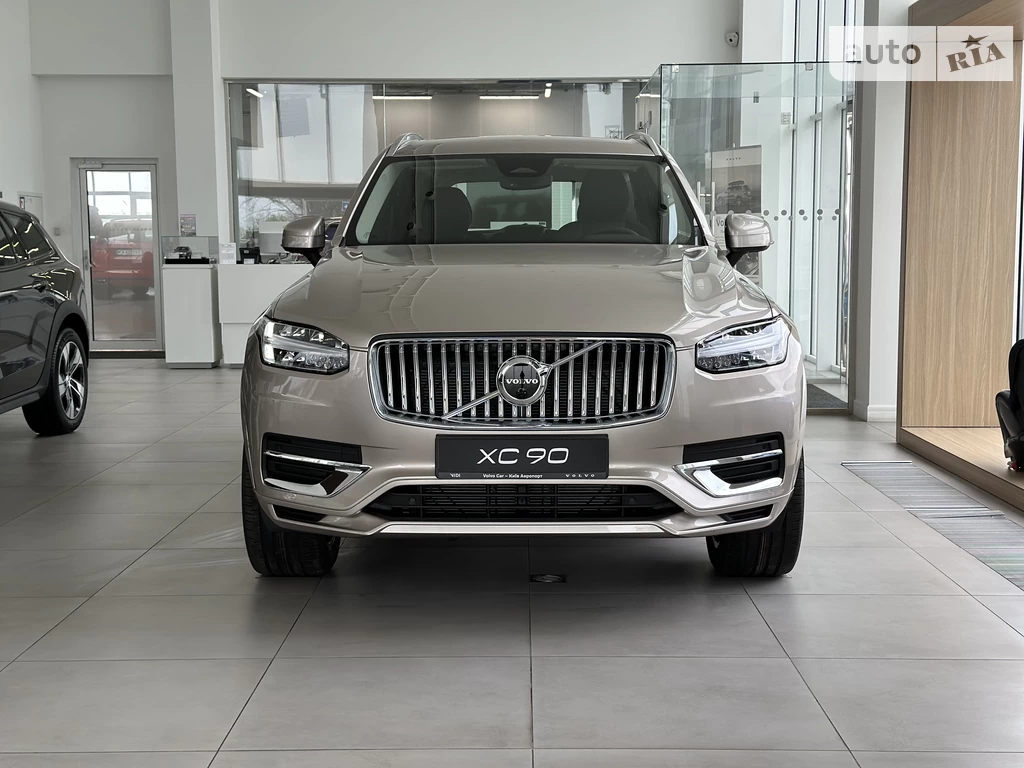 Volvo XC90 Plus Bright