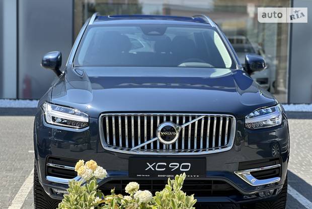 Volvo XC90 Plus Bright