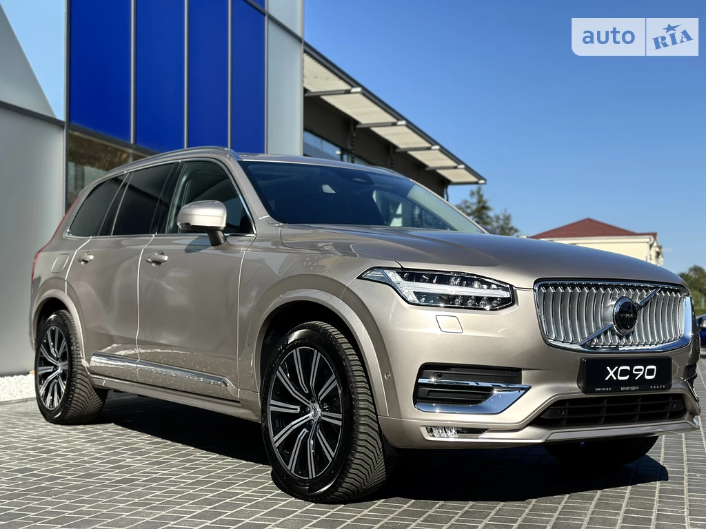 Volvo XC90 Plus Bright