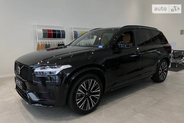 Volvo XC90 Plus Dark