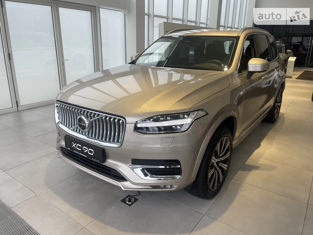 Volvo XC90 Plus Bright