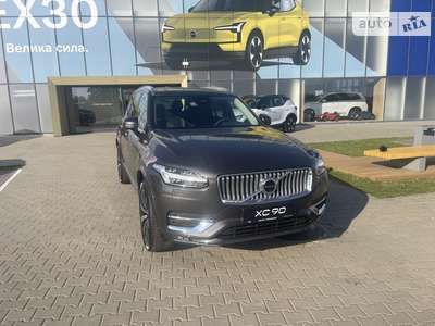 Volvo XC90 Ultimate Bright 2.0 AT (300 к.с.) MHEV AWD 7s 2024