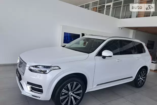 Volvo XC90 Plus Bright