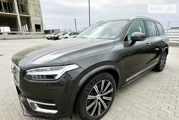 Volvo XC90 Plus Bright