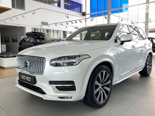 Volvo XC90 Plus Bright