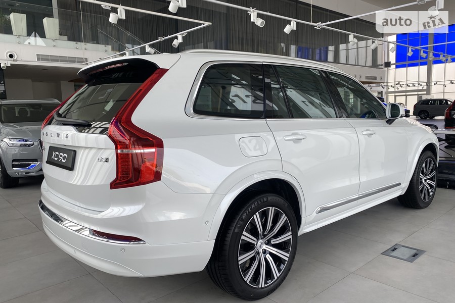 Volvo XC90 - фото 9