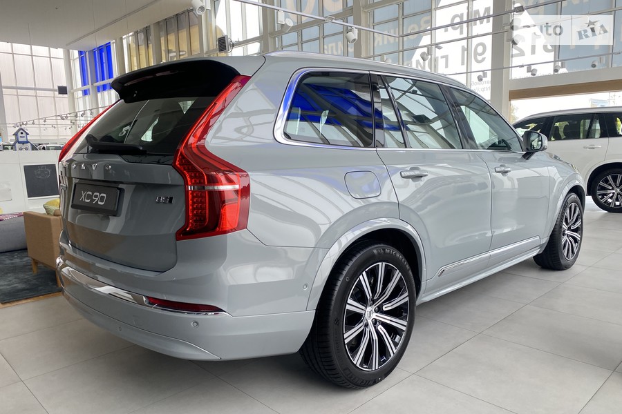 Volvo XC90 - фото 10