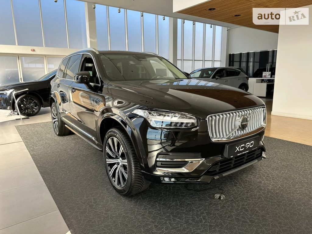 Volvo XC90 Plus Bright