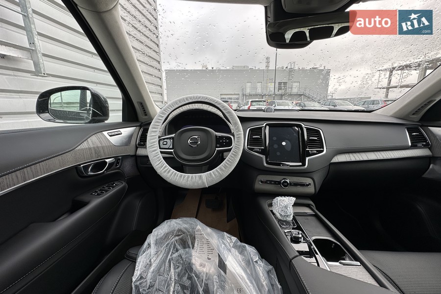 Volvo XC90 - фото 17