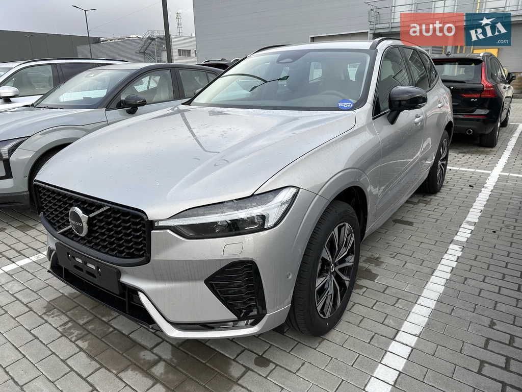 Volvo XC90 Plus Dark