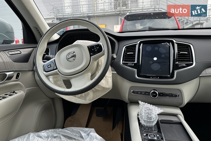 Volvo XC90 - фото 14