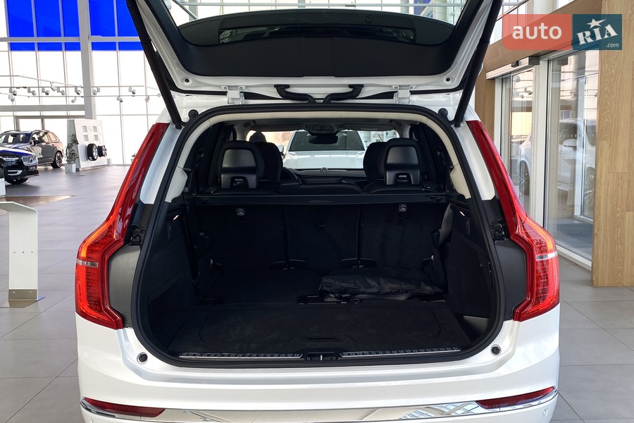 Volvo XC90 - фото 9