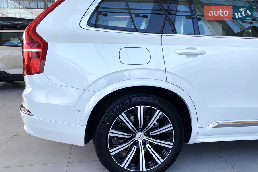 Volvo XC90 - фото 8
