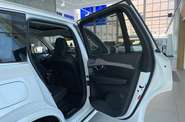 Volvo XC90 - фото 17