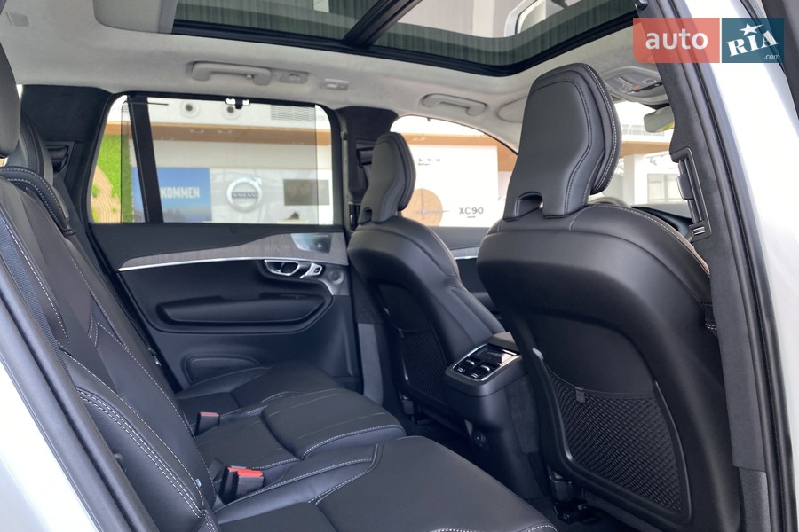 Volvo XC90 - фото 16