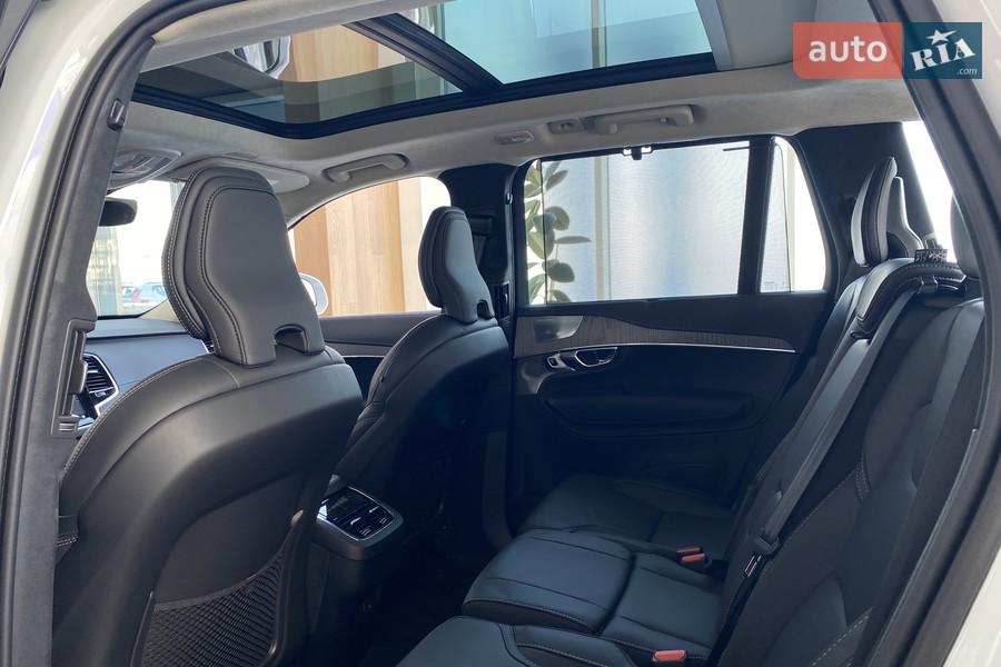 Volvo XC90 - фото 21