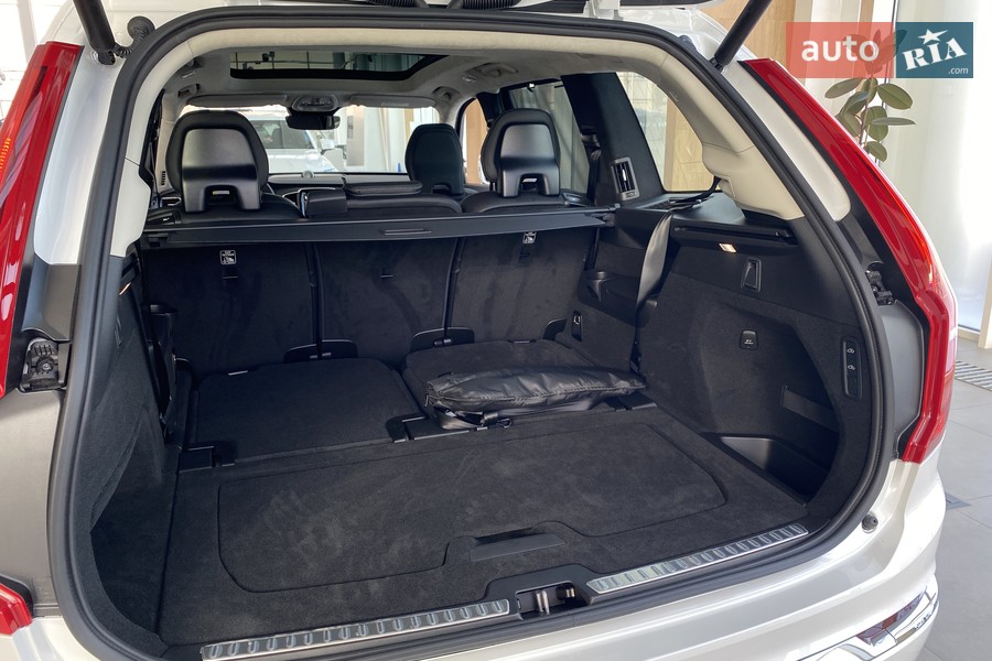 Volvo XC90 - фото 26