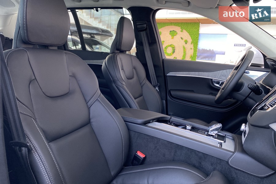 Volvo XC90 - фото 12