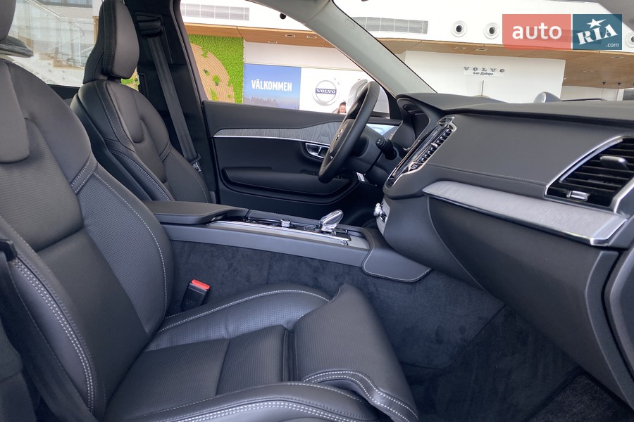 Volvo XC90 - фото 13