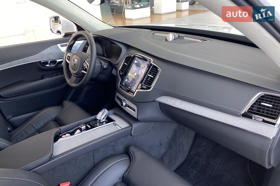 Volvo XC90 - фото 15