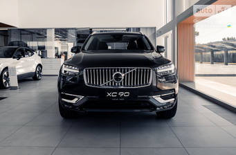 Volvo XC90 2024 Plus Bright