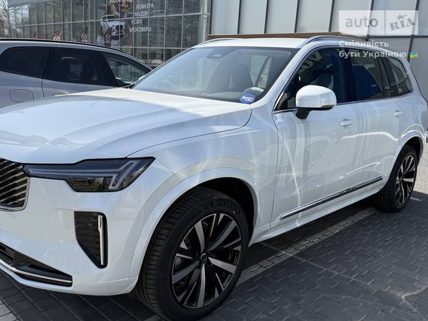 Volvo XC90 2025