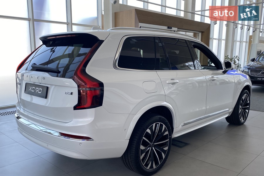 Volvo XC90 - фото 9