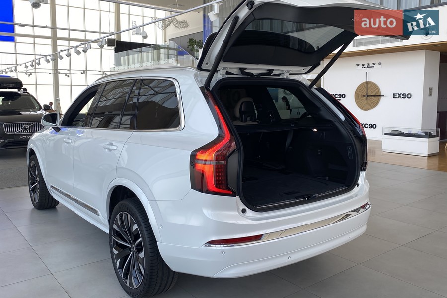 Volvo XC90 - фото 11