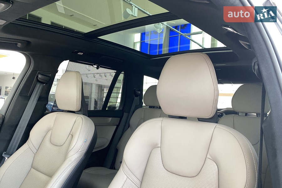 Volvo XC90 - фото 17